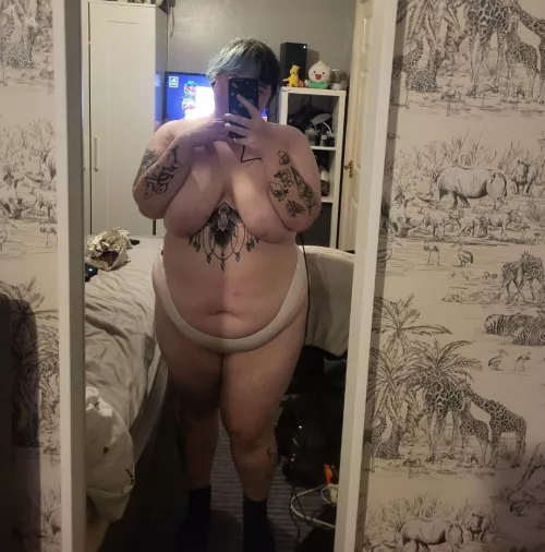 Just ate my dinner who wants dessert 👅🖤