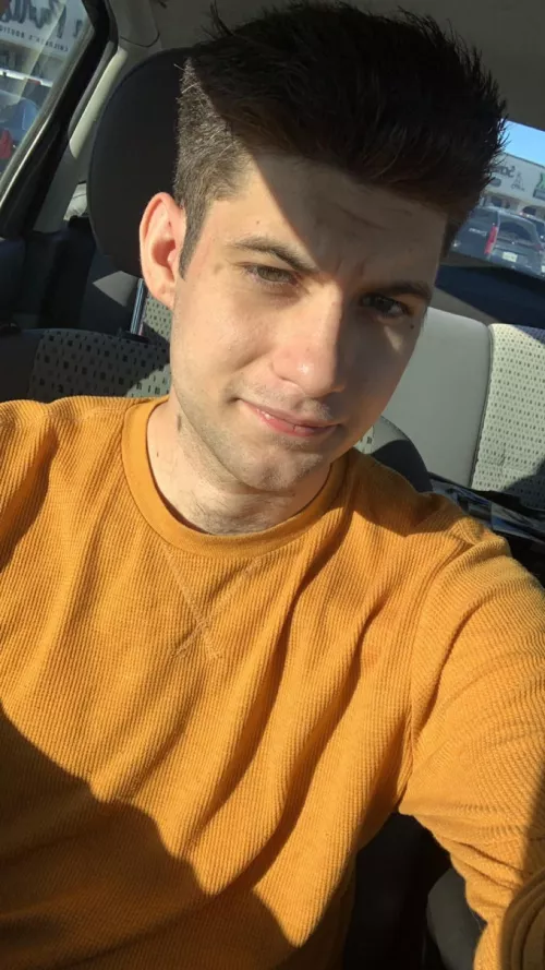 Life is in a dull spot, the time is flying too fast, returning to my Twink era, to try to make my Youth last. A poem 😂