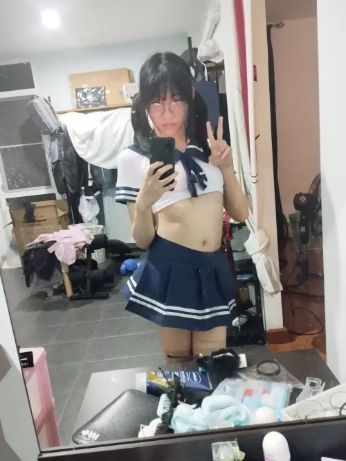 outfit revisit, same ol' messy room (or even more!)