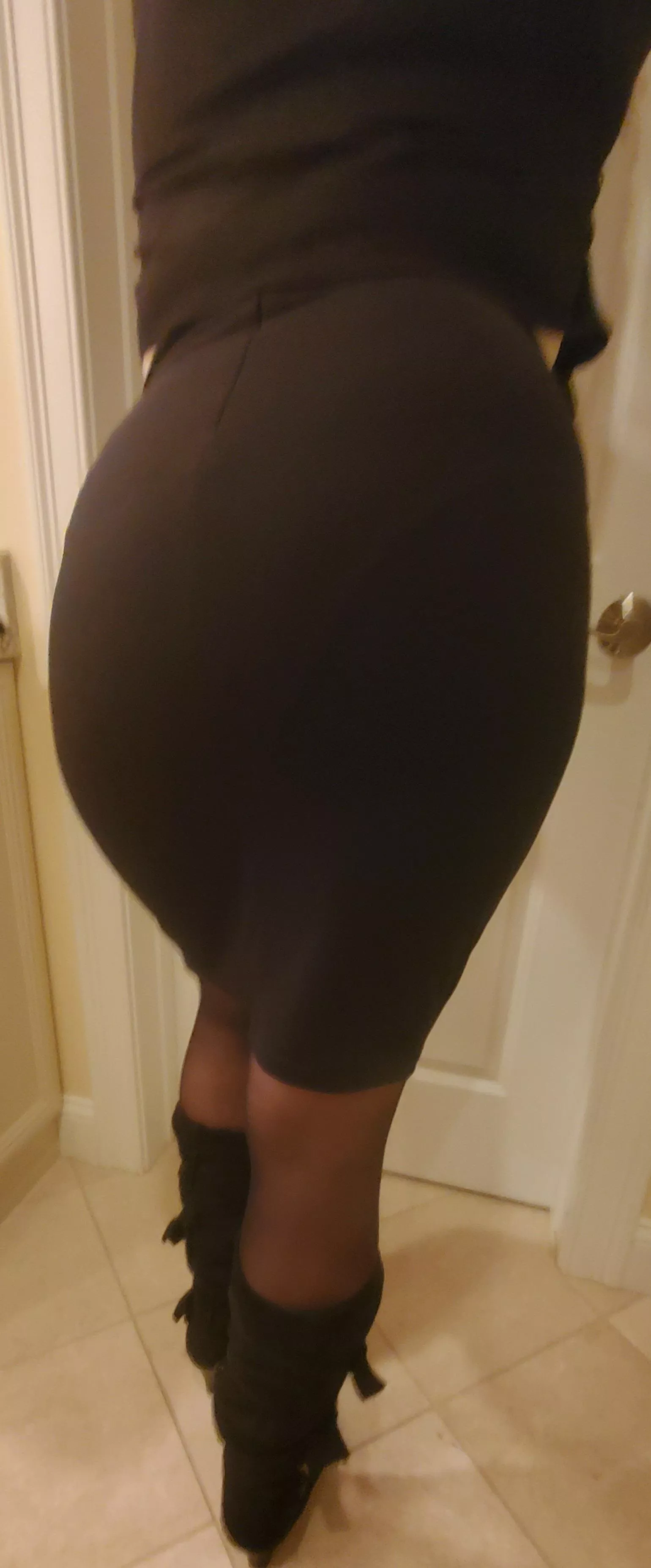 Pawg in a skirt!