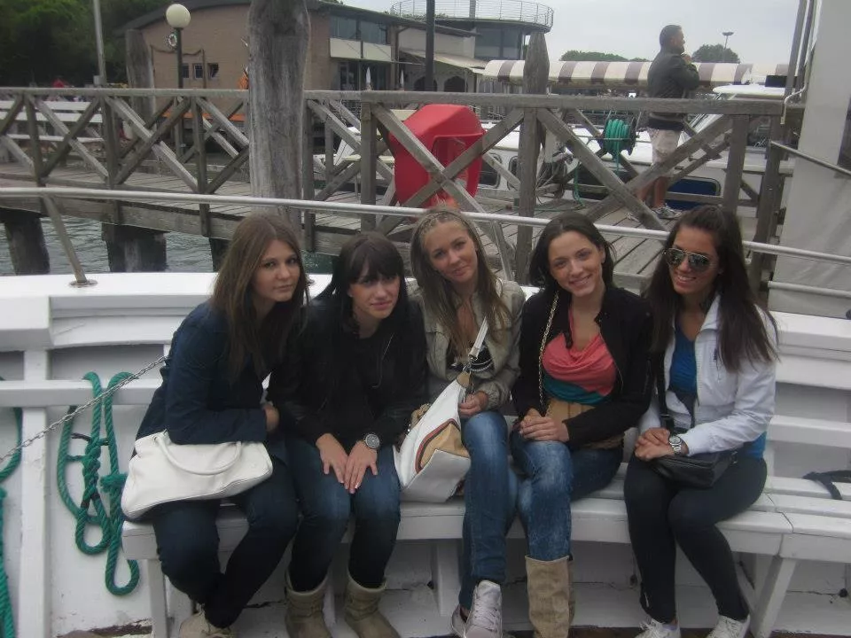 Rank girls on a boat