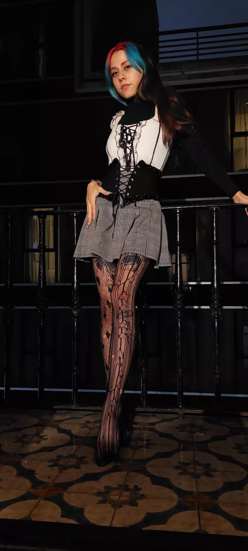 Sexy outfit and nails