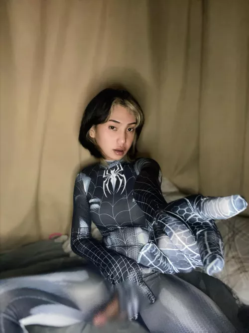 Venom hahahahahaha do i look cute with my costume 🕸️🕷️💞
