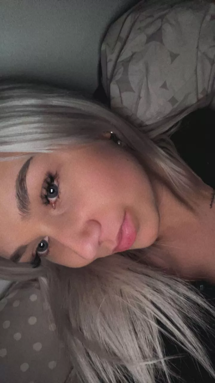 Vill du mysa med en blond slyna som ser ut som mig?