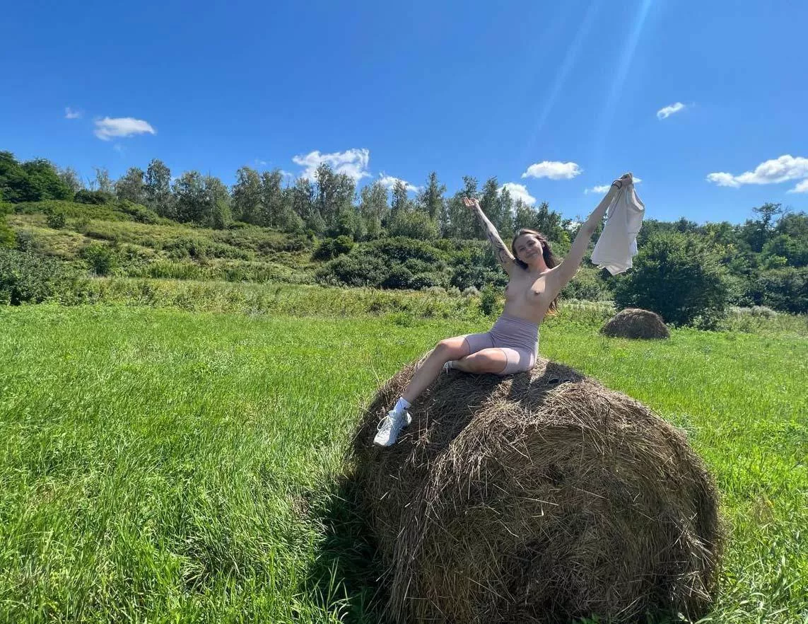 Wanna do it here? The thrill makes my heart race