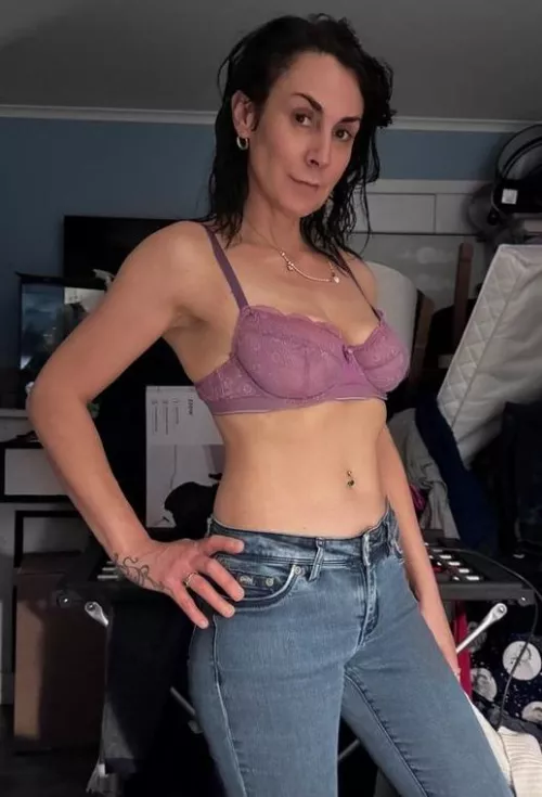Would you date a GILF F46