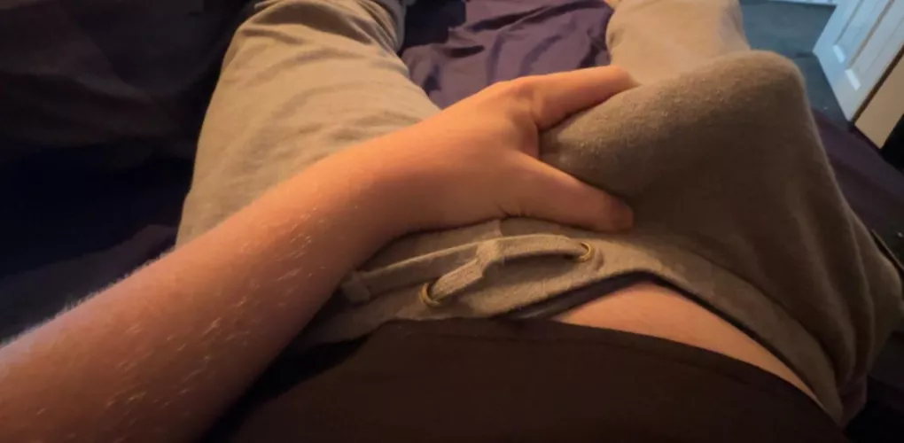 24 m uk straight big dick looking for a sub boy to serve me add kpbi123
