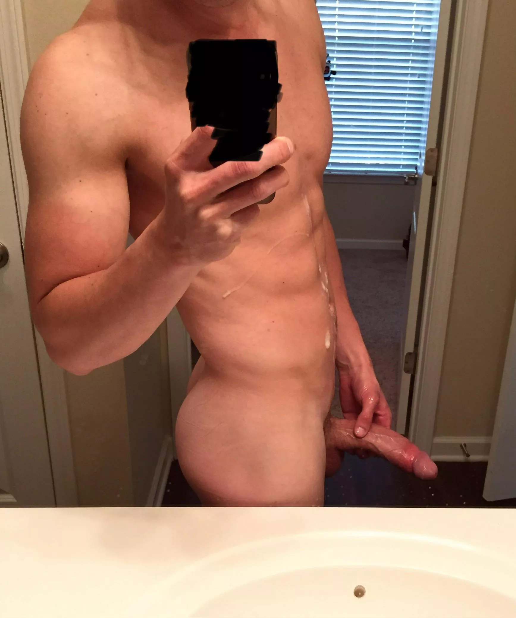 27 Would you lick the cum off my abs? snap jacksonxxx2002