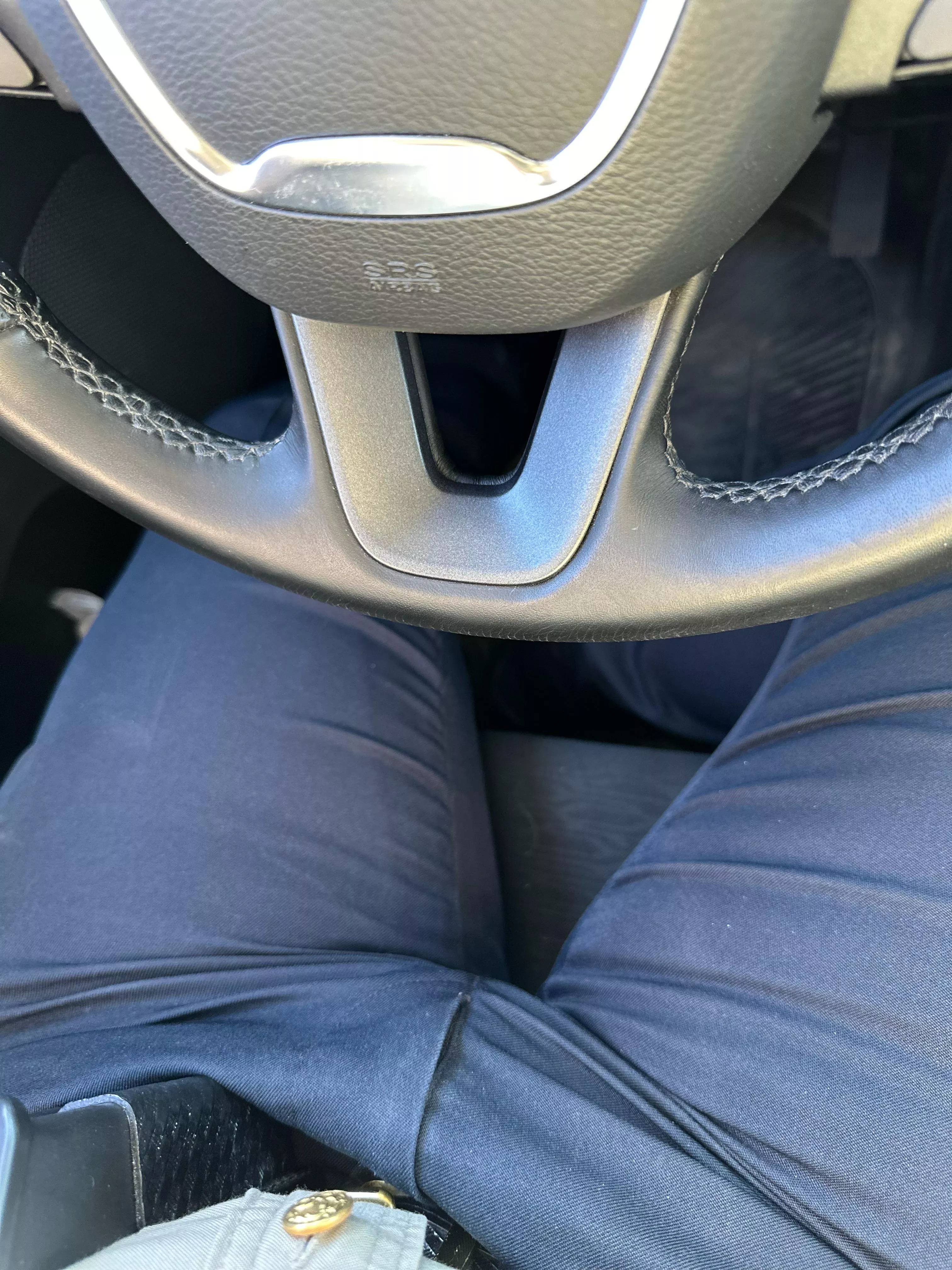 30 Boring day. Any bros wanna chat?