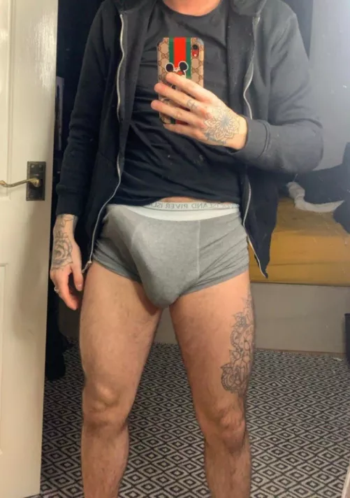 8.5 26 uk must show face lewisjae