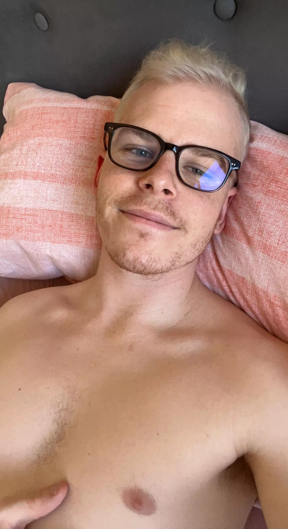 Am I cute enough to be your gaymer boyfriend…?👉👈 [23]