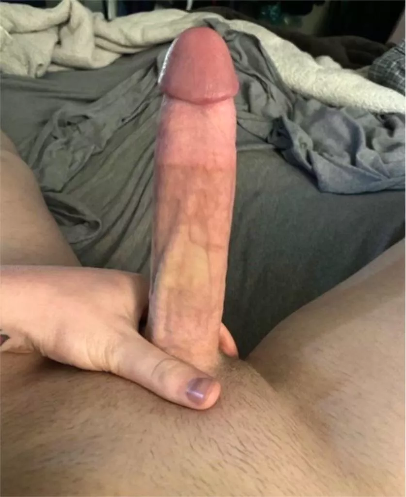Bf definitely wouldn’t want me sharing my cock…. But my cock seems to approve! Haha 26 from Minneapolis. Telegrm t_2597