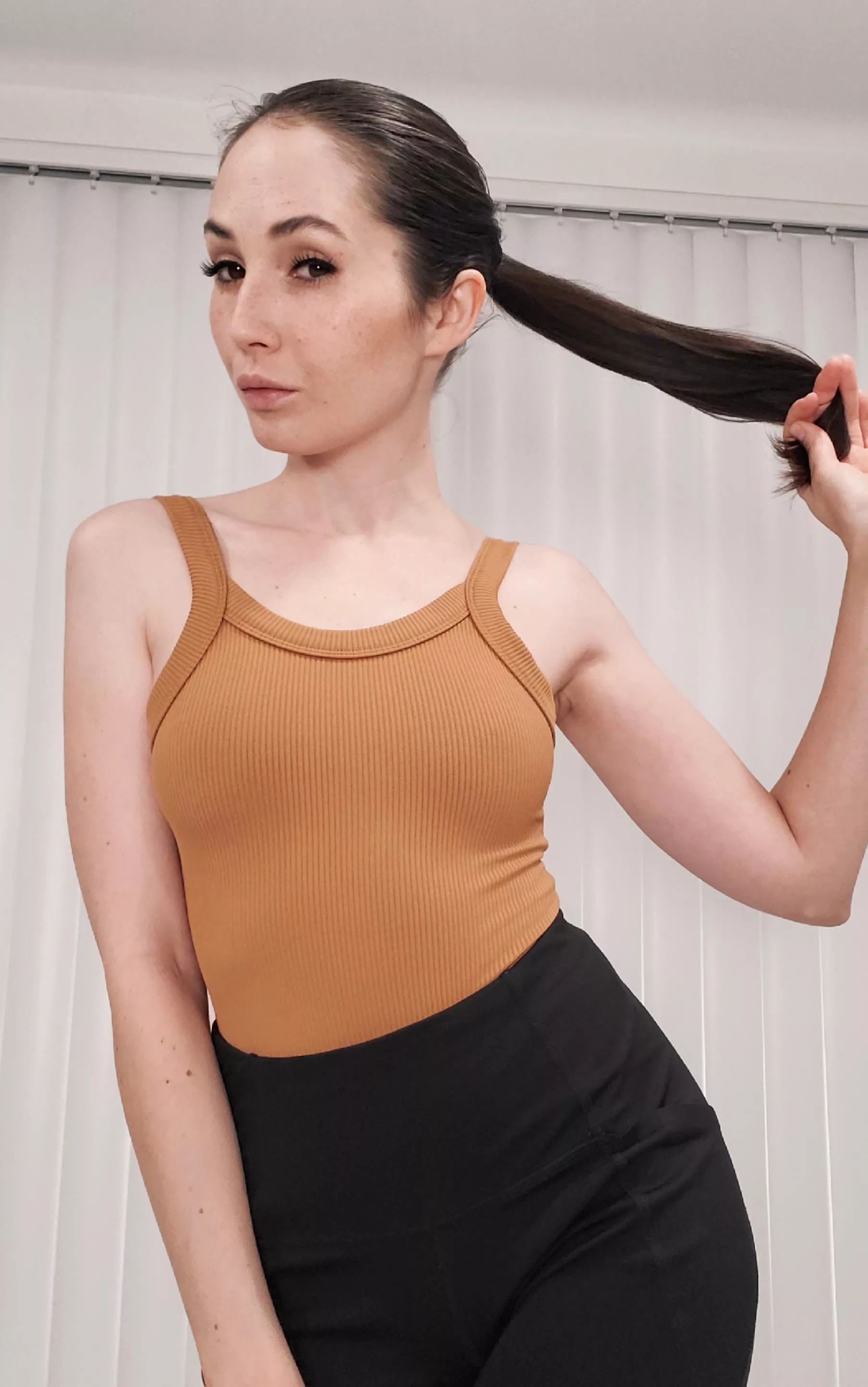 Do you like brunettes?