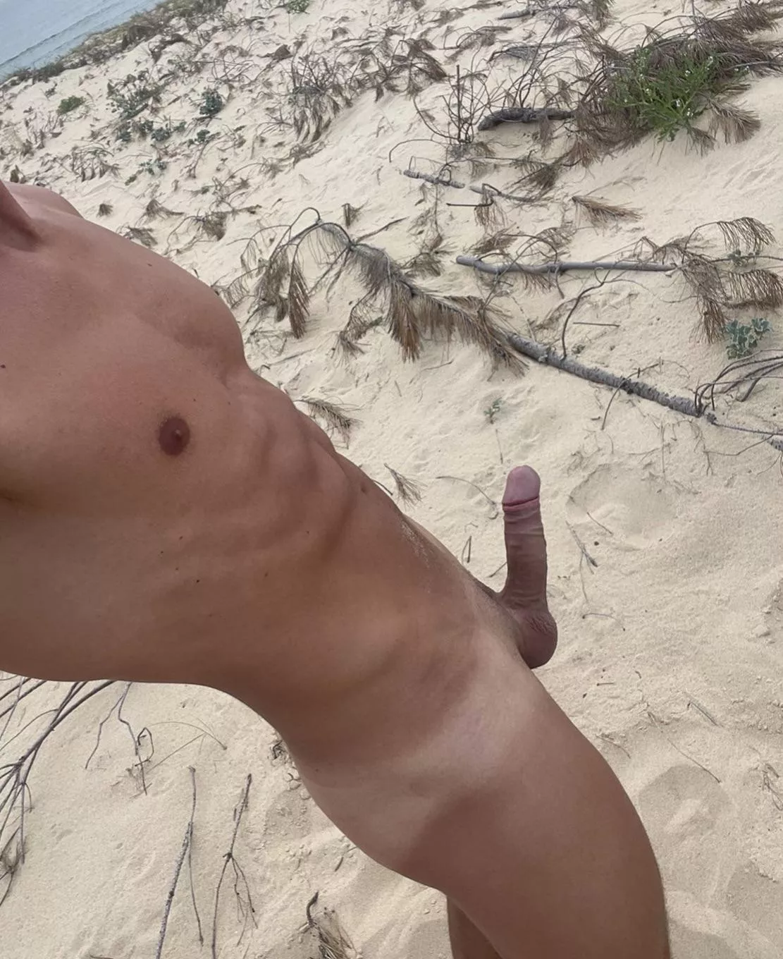 Hi I am Kilian and so excited to start my journey here on Reddit! ✌🏽 Can’t wait get to know you all! 💙