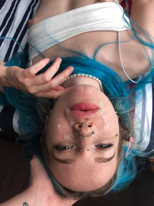 I look young because I moisturize my face with cum