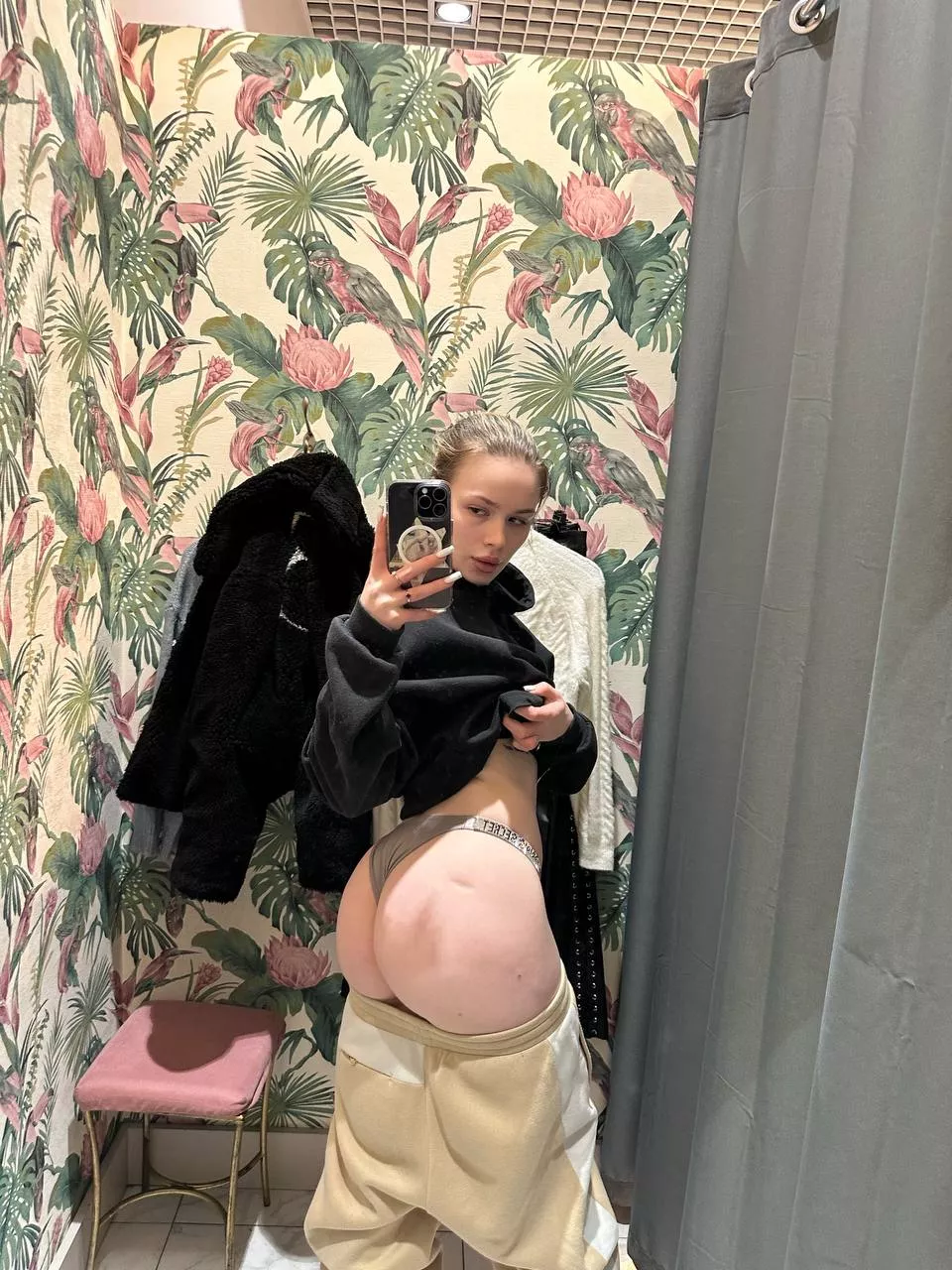 My teen ass wants to be spanked this weekend