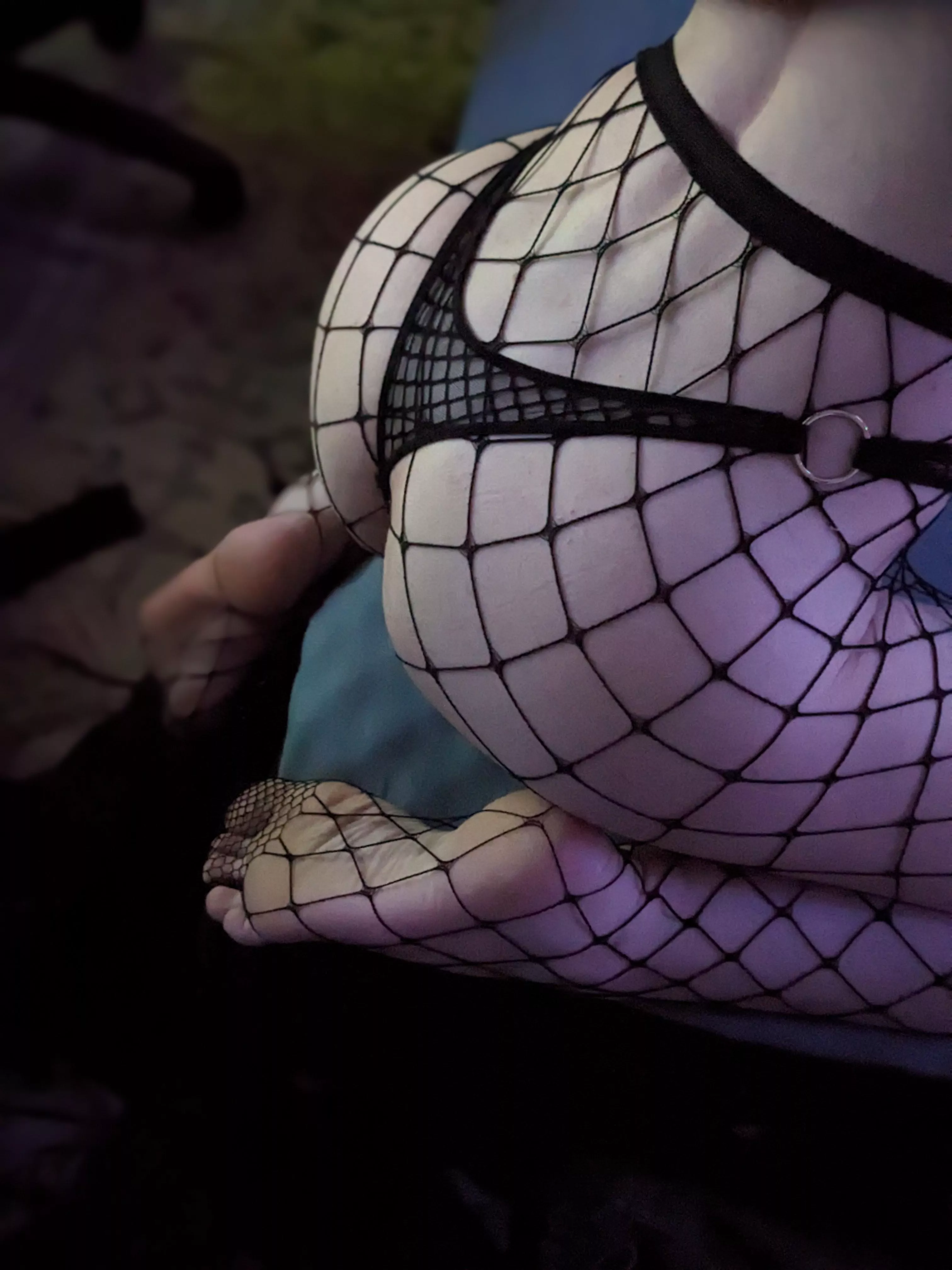 My waist was built for grabbing. Don't ya think? 😜🤭