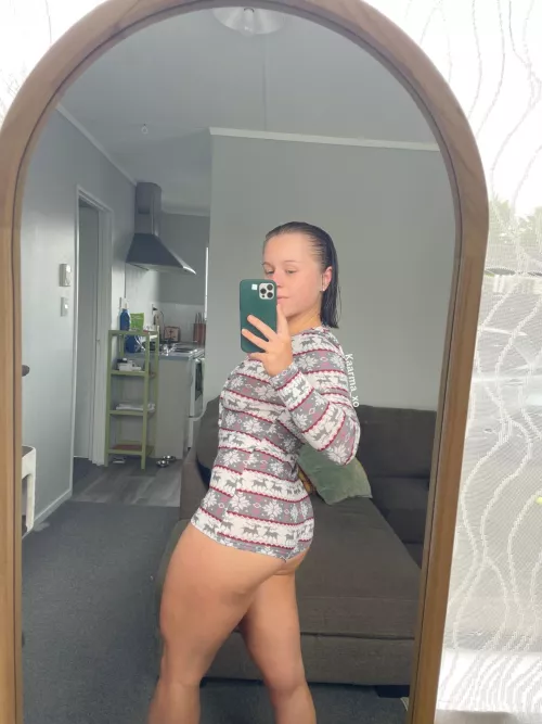 Santa’s gonna drop me off as your Christmas present, but only if you’ve been naughty