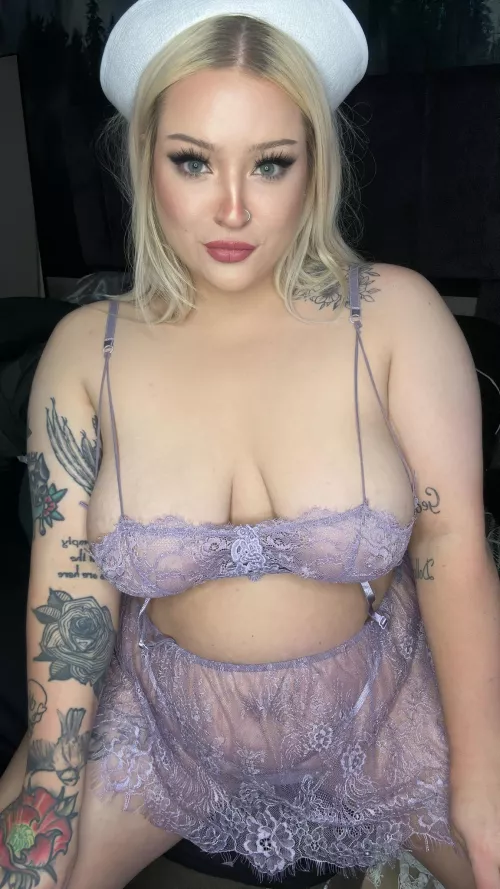 Squeeze me please, i'm very squishy