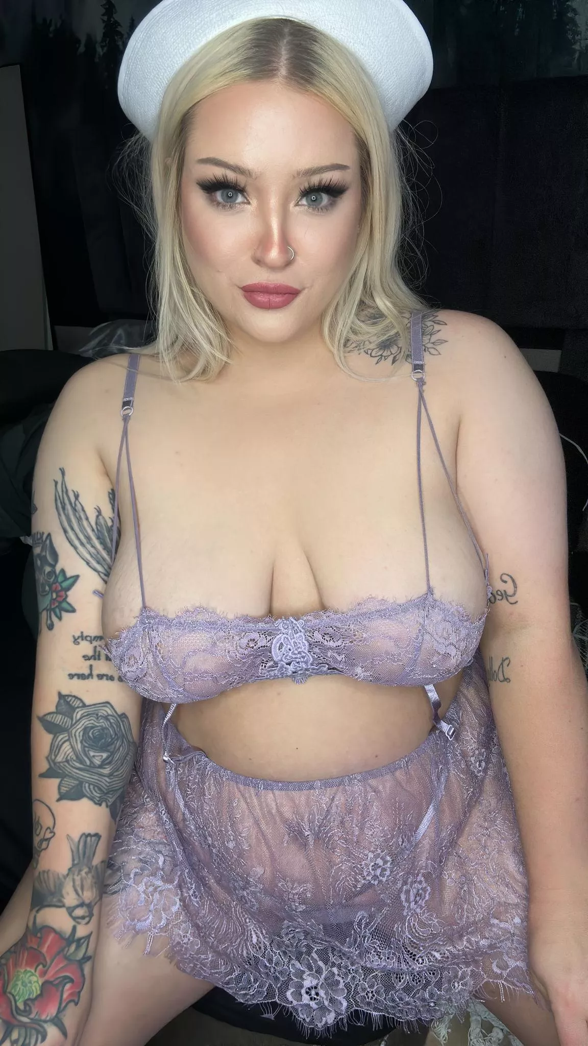 Squeeze me please, i'm very squishy