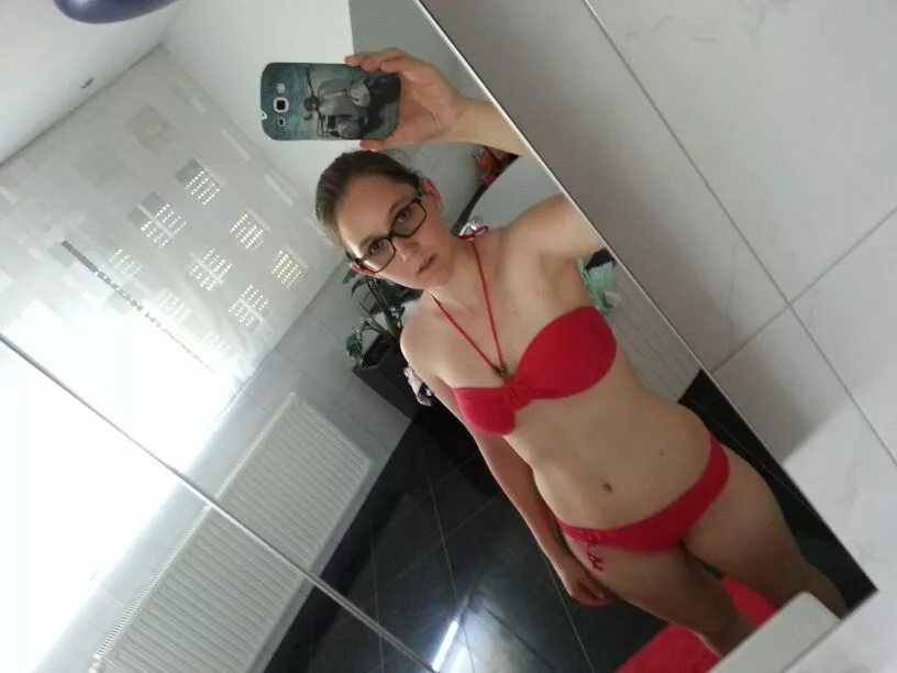 Too small? Zu klein? Top is padded