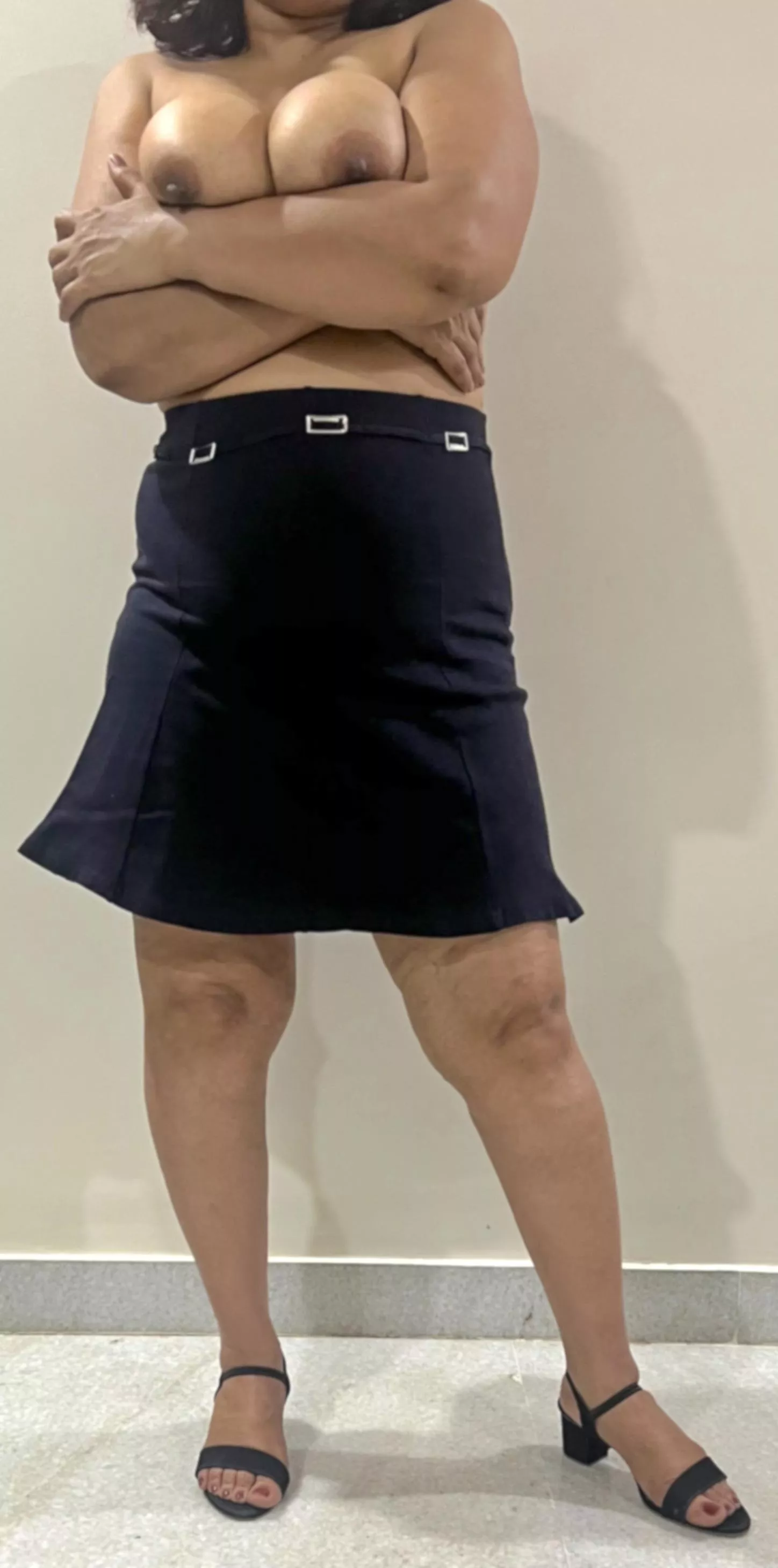 100% natural. Does dressing this way make you hard and ready for me to get on my knees? 48(f) OC