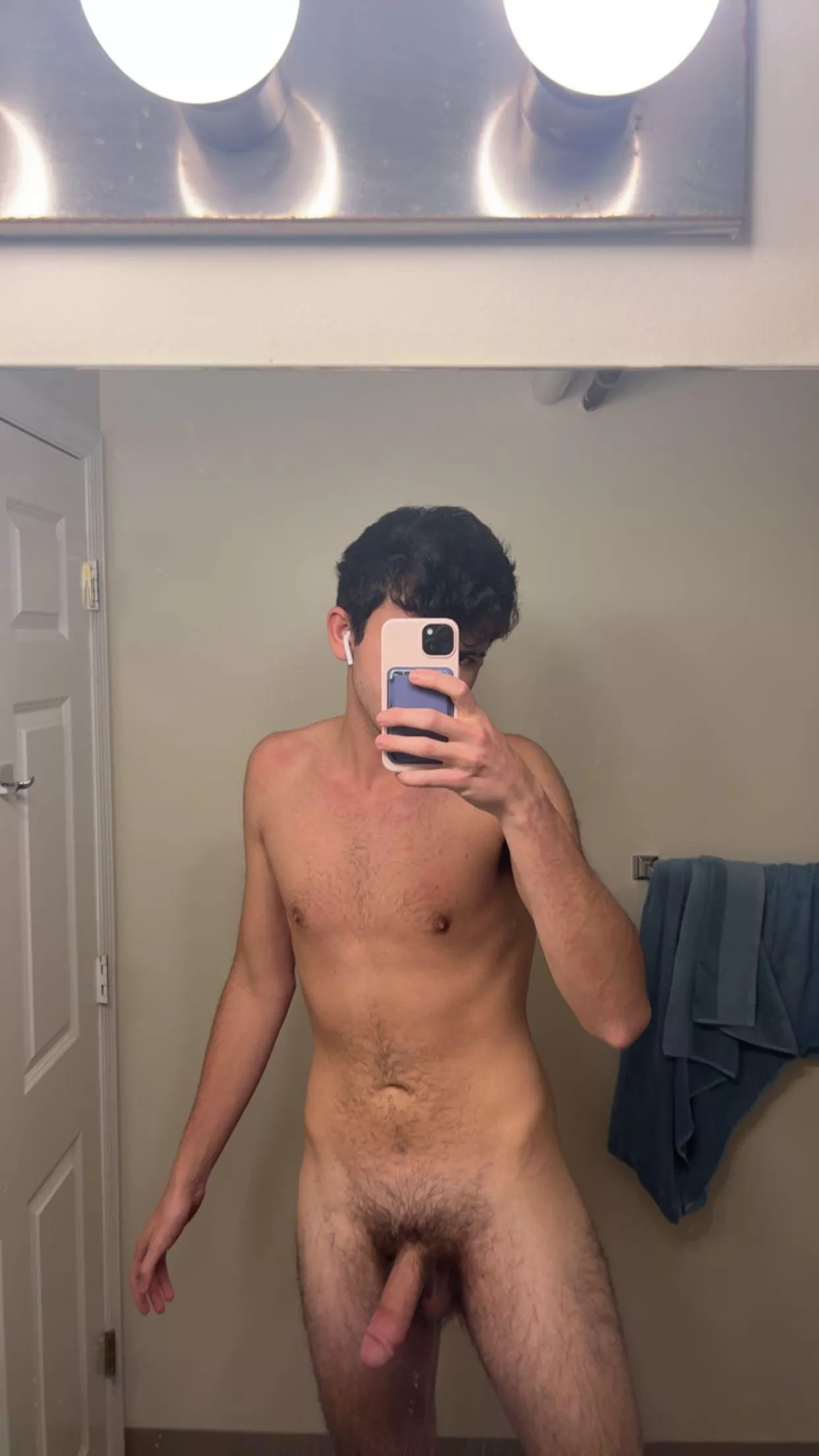 20, horny college boy snap: anthonyogie