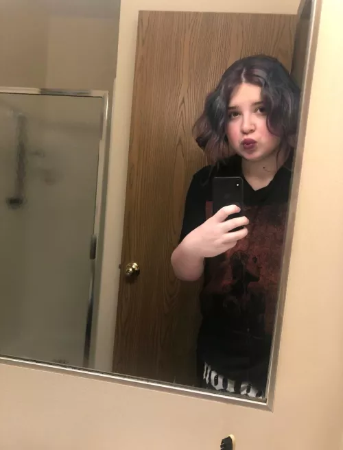 5,1, 18, goth, I love dogs 🐶🖤 what are some assumptions you have ab me ;)?