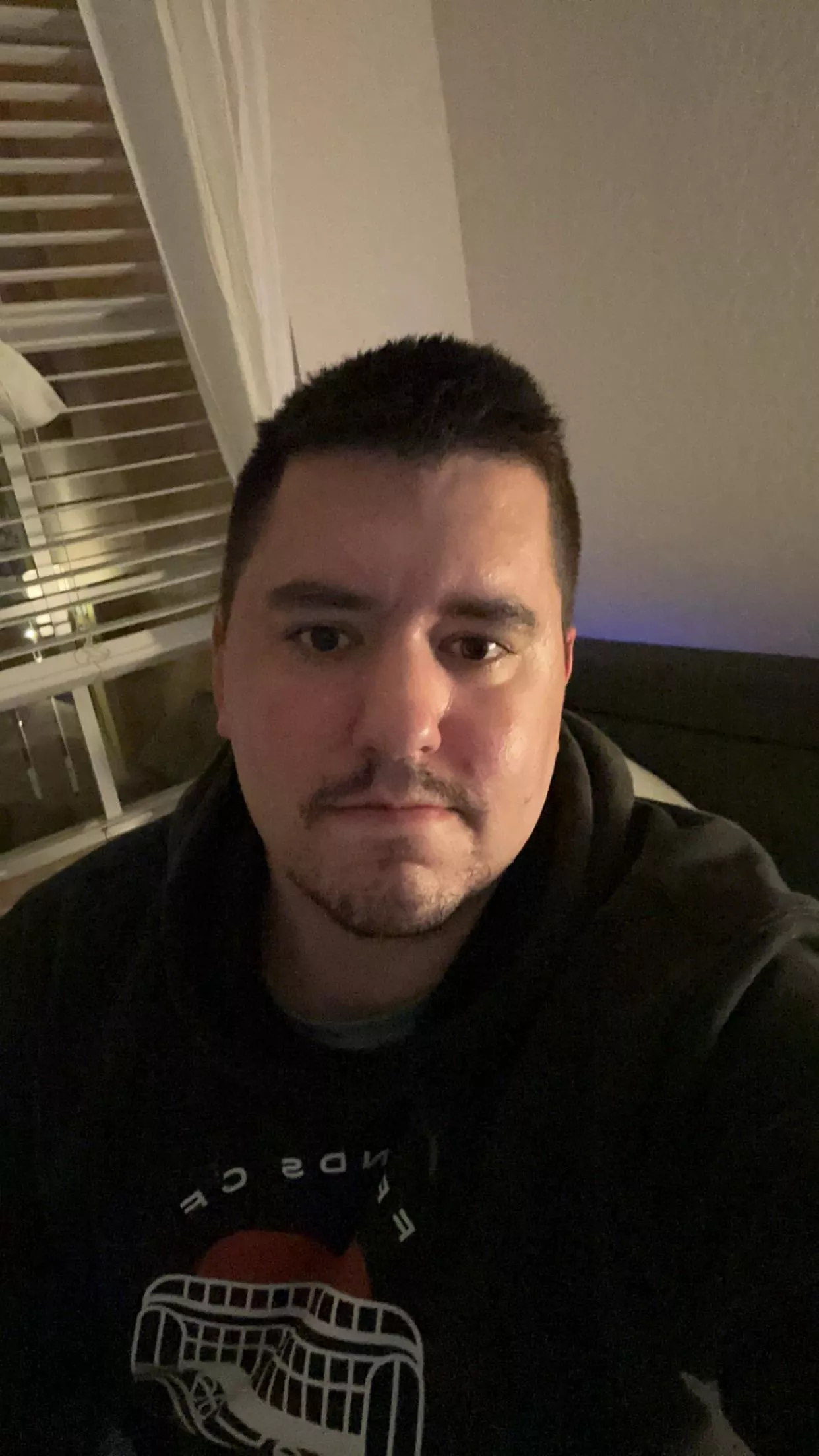 A lonely night in my new home in Florida. Might try MapleStory :). Anyone reccomend it?