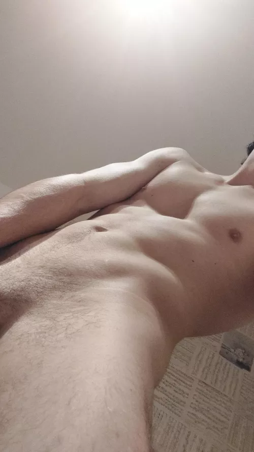 Any fit bros wanna jerk off (raul_knall)