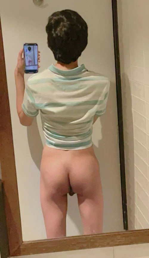 Being breedable in this cafe toilet 🥵