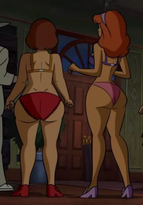 Daphne And Velma [Scooby Doo]