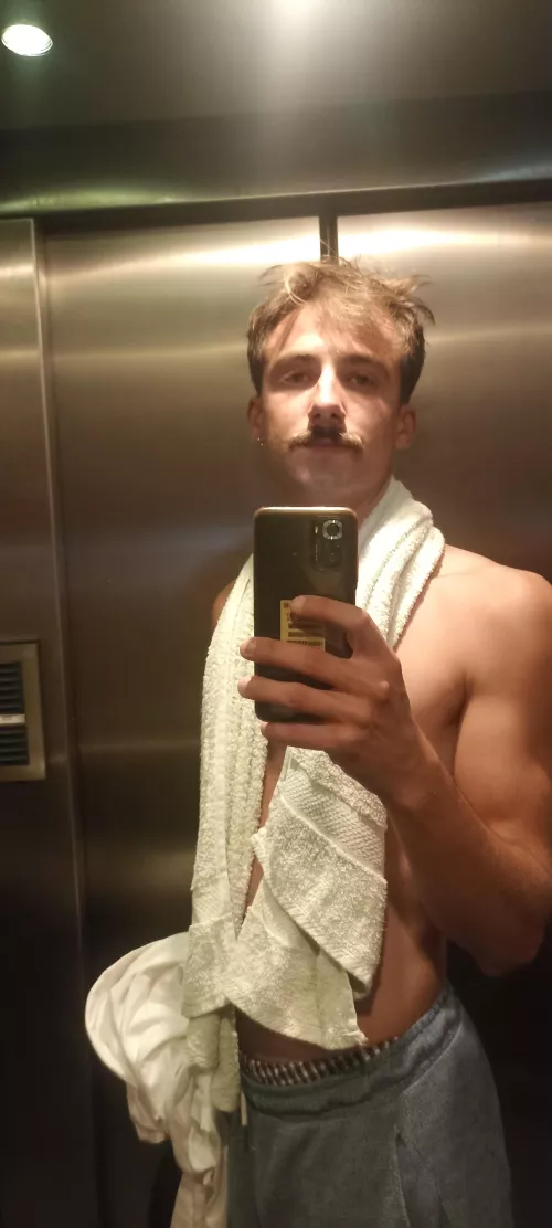 Fresh out of sea in the elevator