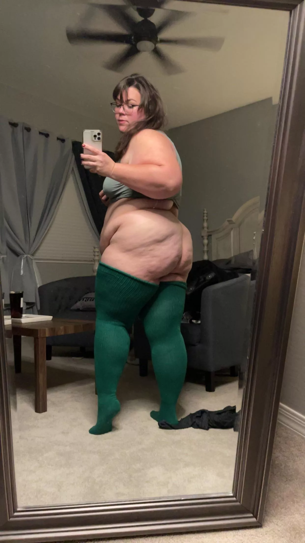 Got some new thigh highs, very festive 🎄