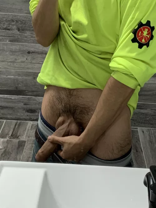 hung Latino (21M) rate my cock while i’m at work 1-10 😏