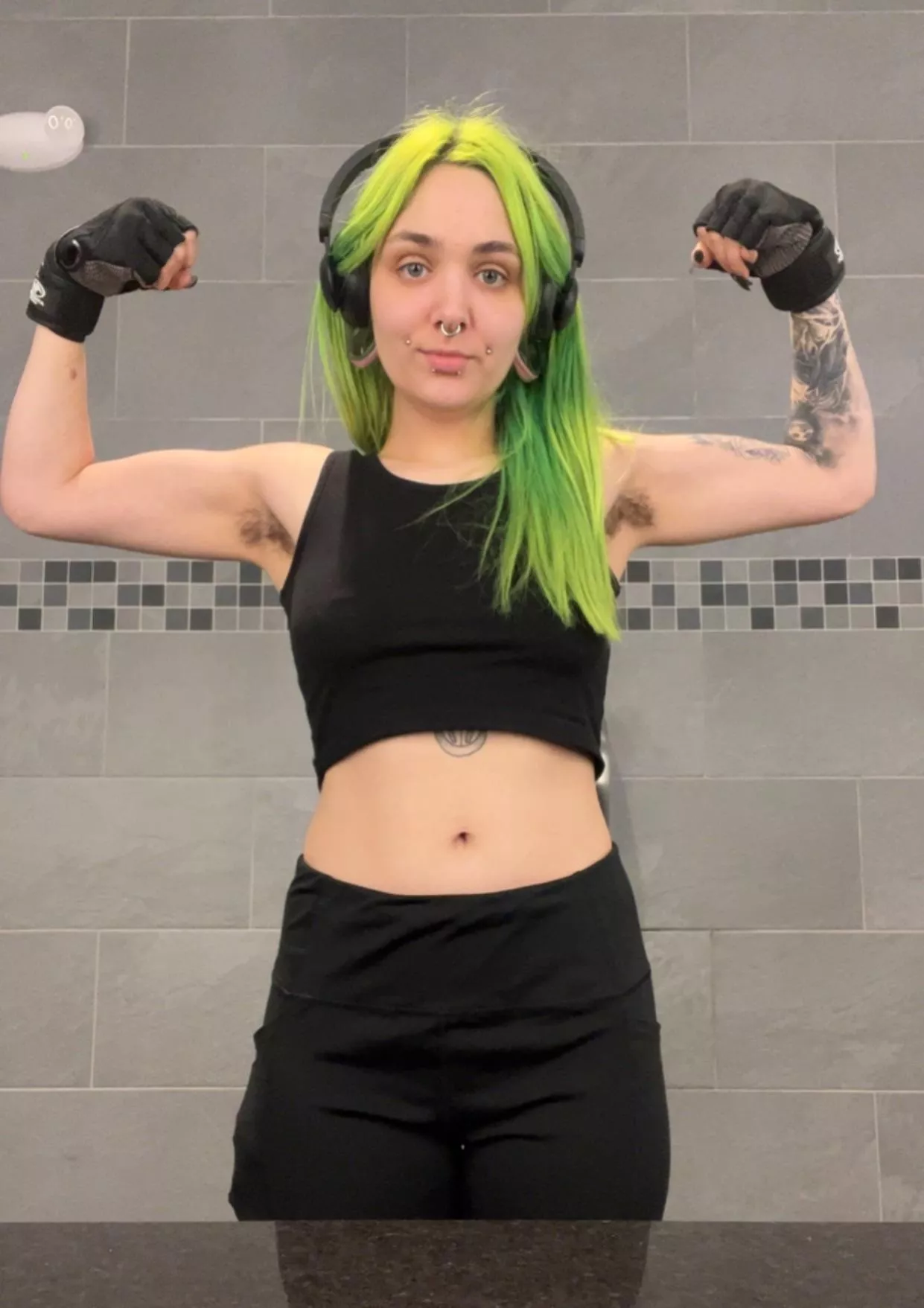 I bet you’d cum instantly if you saw my hairy pits at the gym