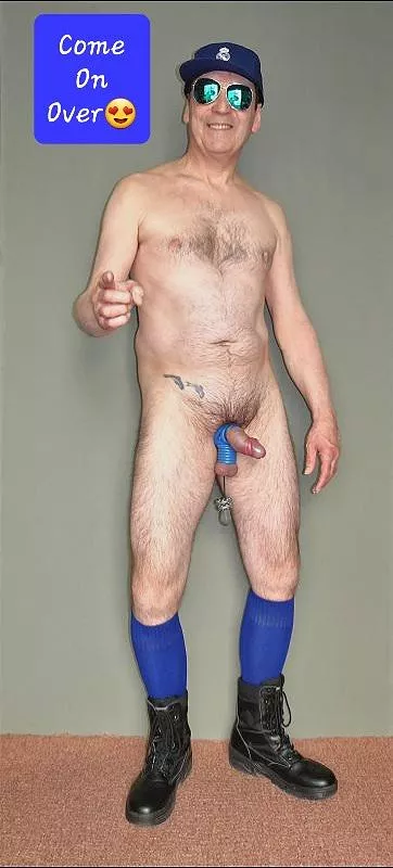 I'm naked,so come on over