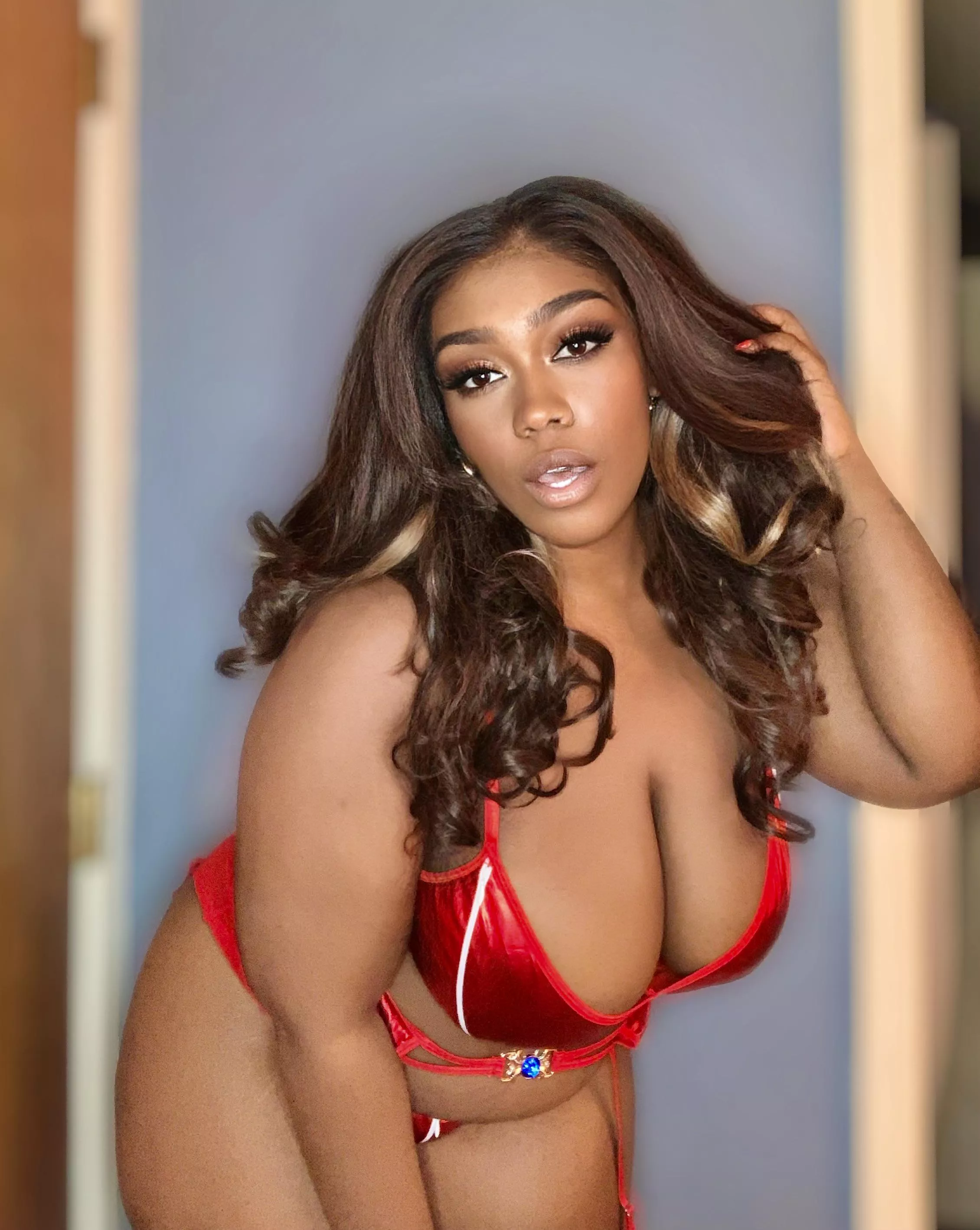 is it giving XXXmas girlie or slutty power ranger?