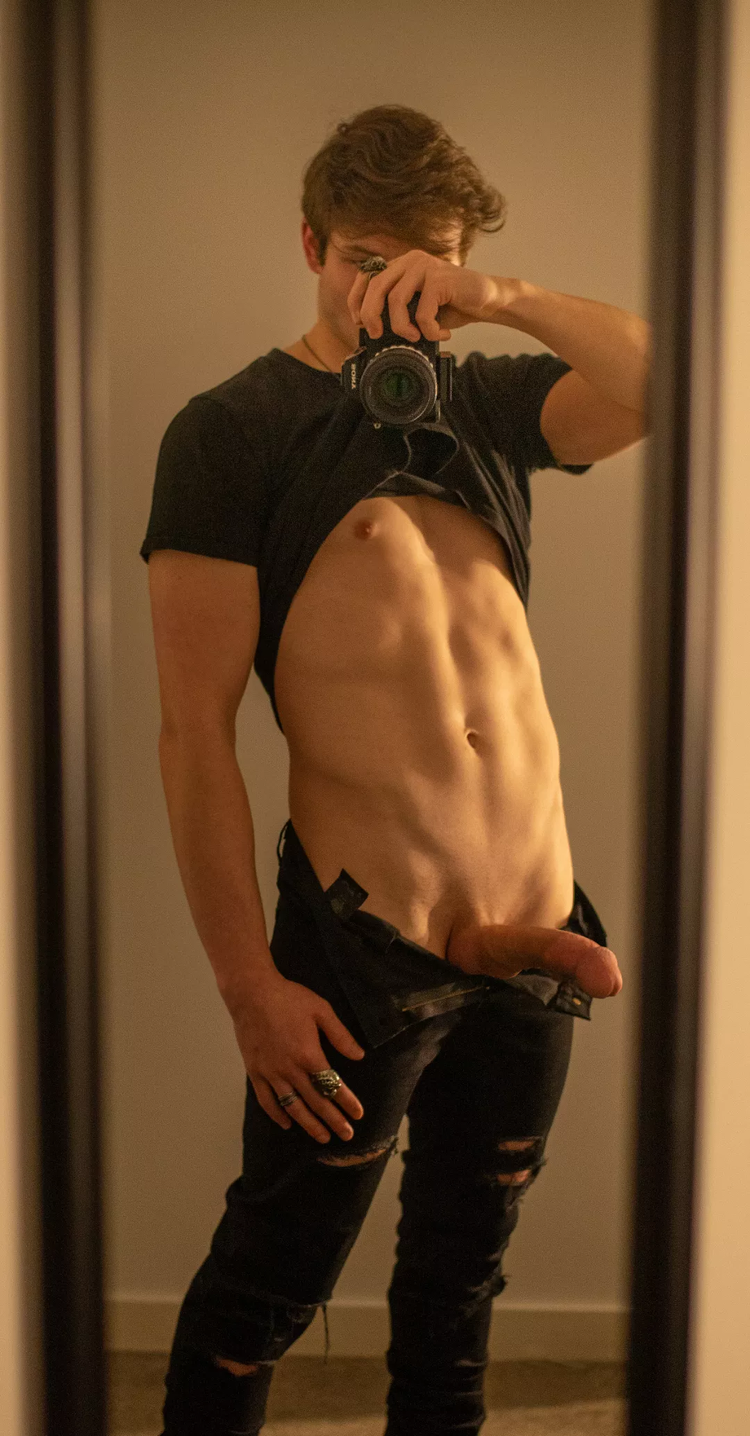 It's my cake day! Could I borrow yours to celebrate? 🎂🍑