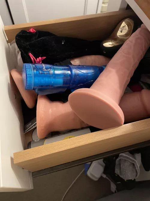 Late night Sunday fun let’s see your toy draw. Mine is pretty full 🙈