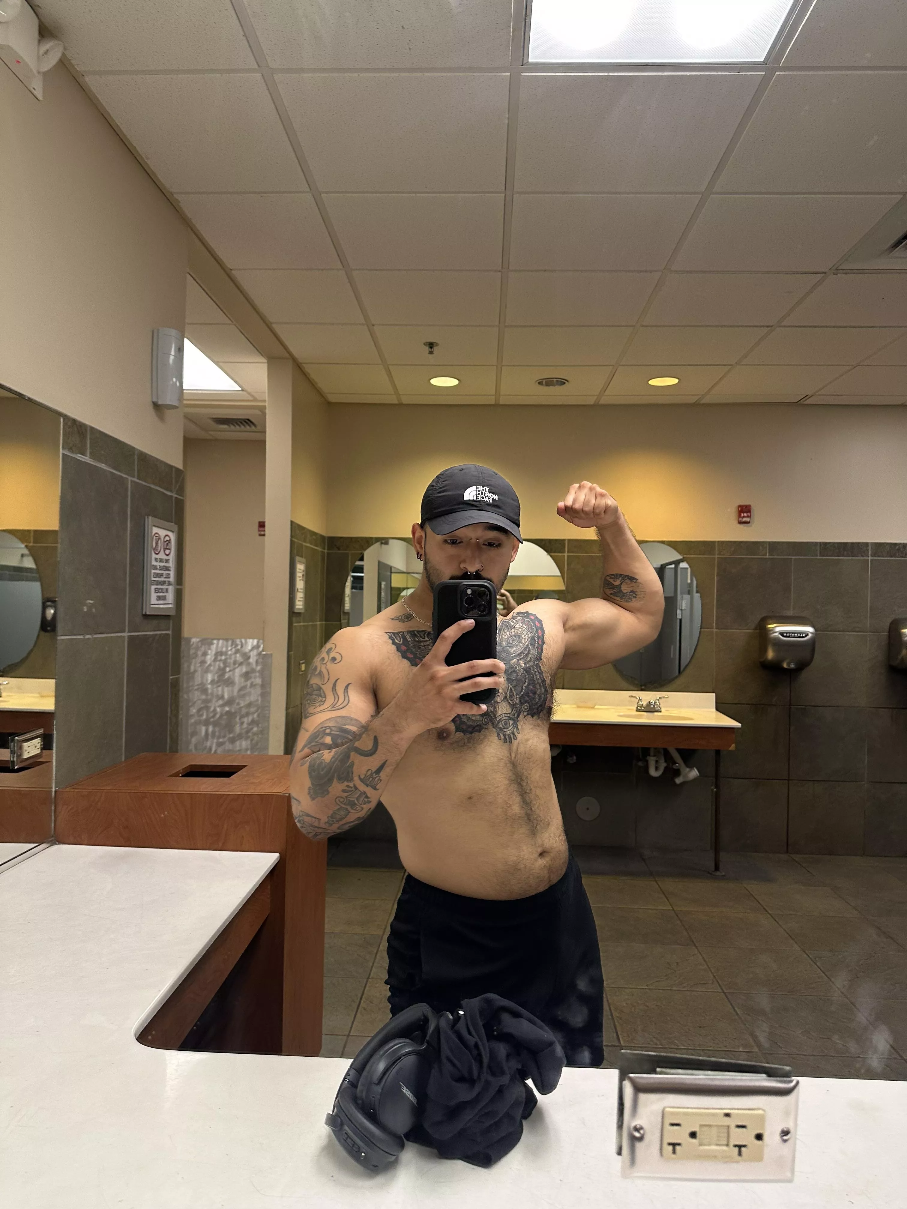 (M) Just wanna use someone after my workout