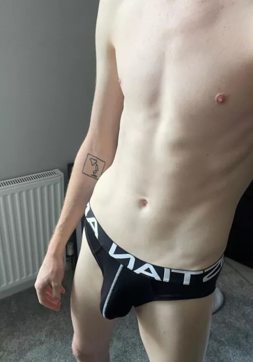[M](24) love this little jock