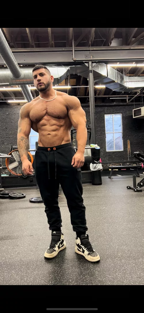 Mid workout ab check