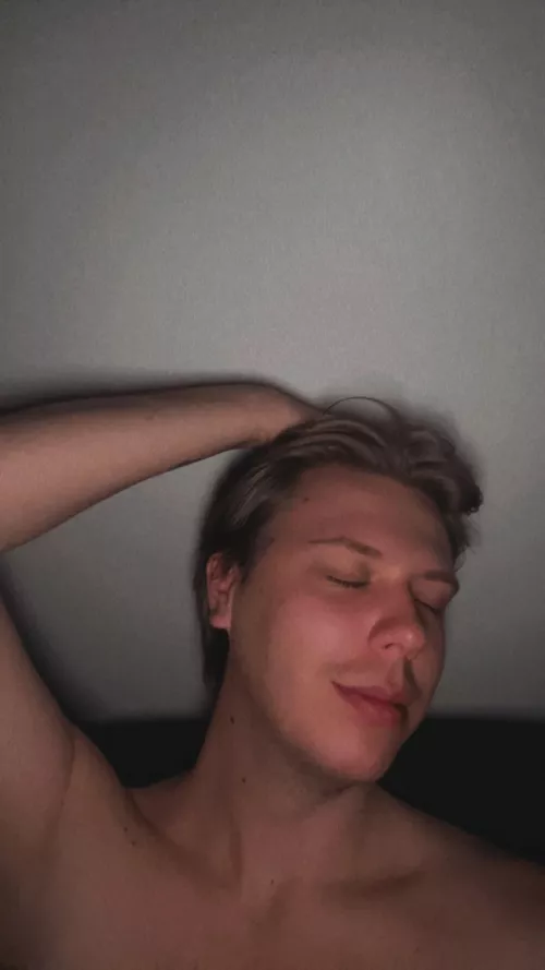 Might going for long walk with the dogs🙇🏼‍♂️ open for new friends to chat with ✌🏻😄