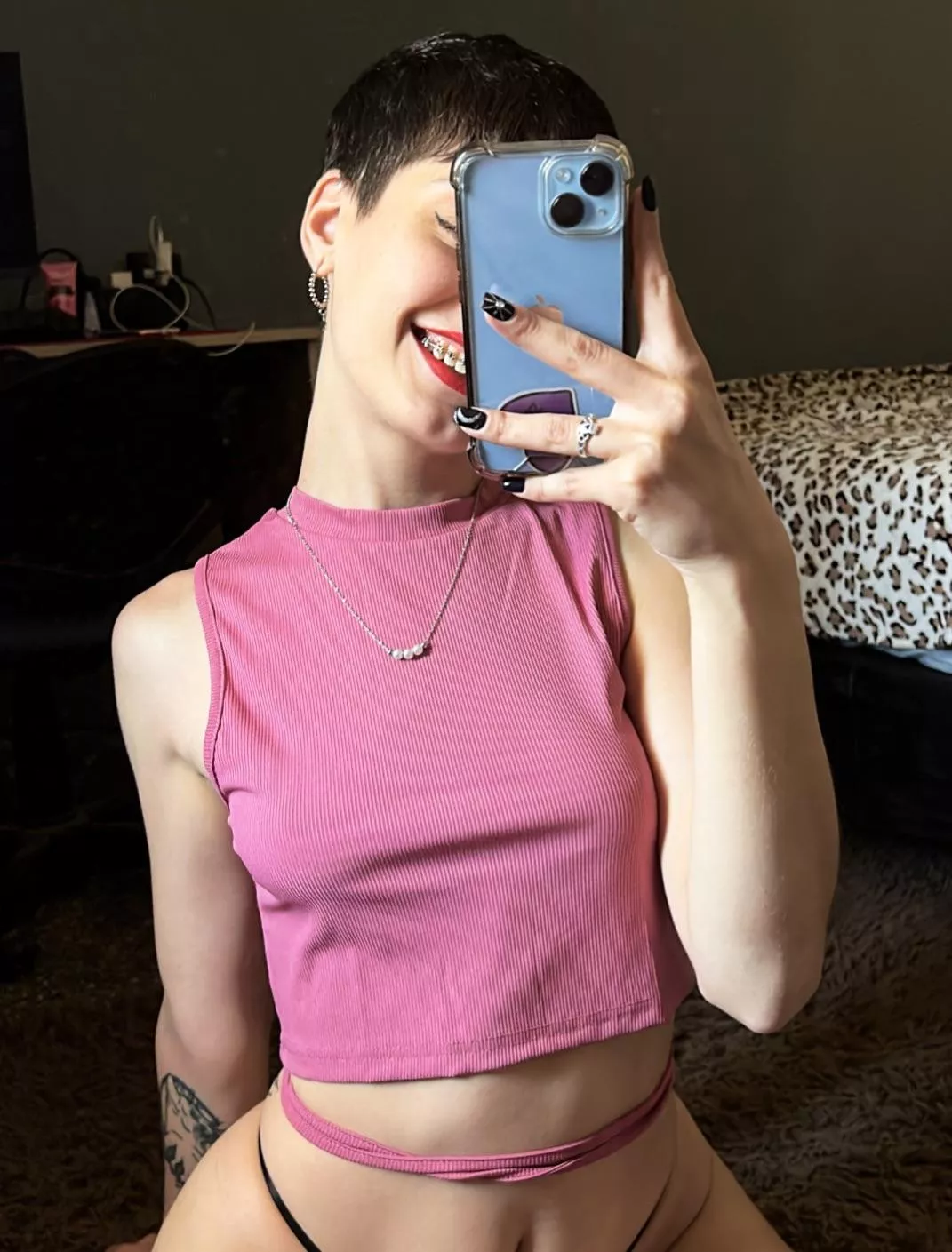 Pinky crop top!