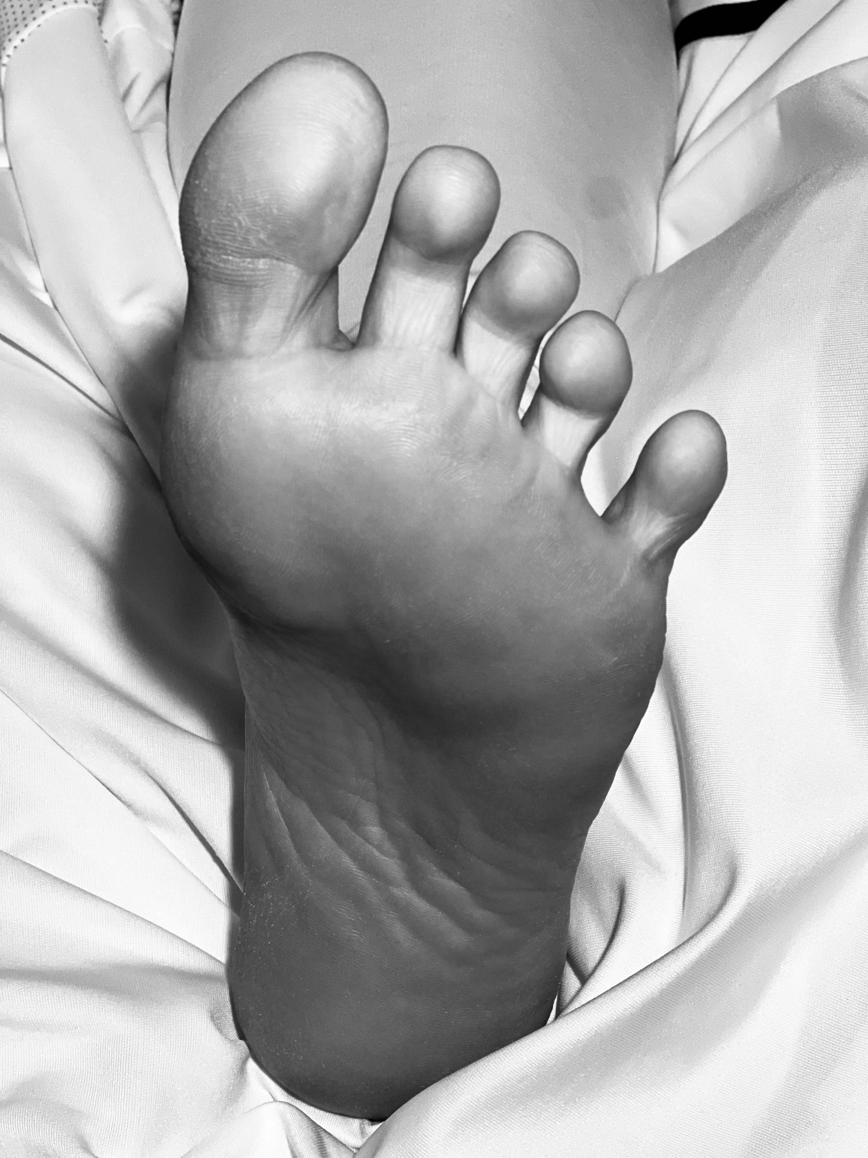 You know you like my cute toes