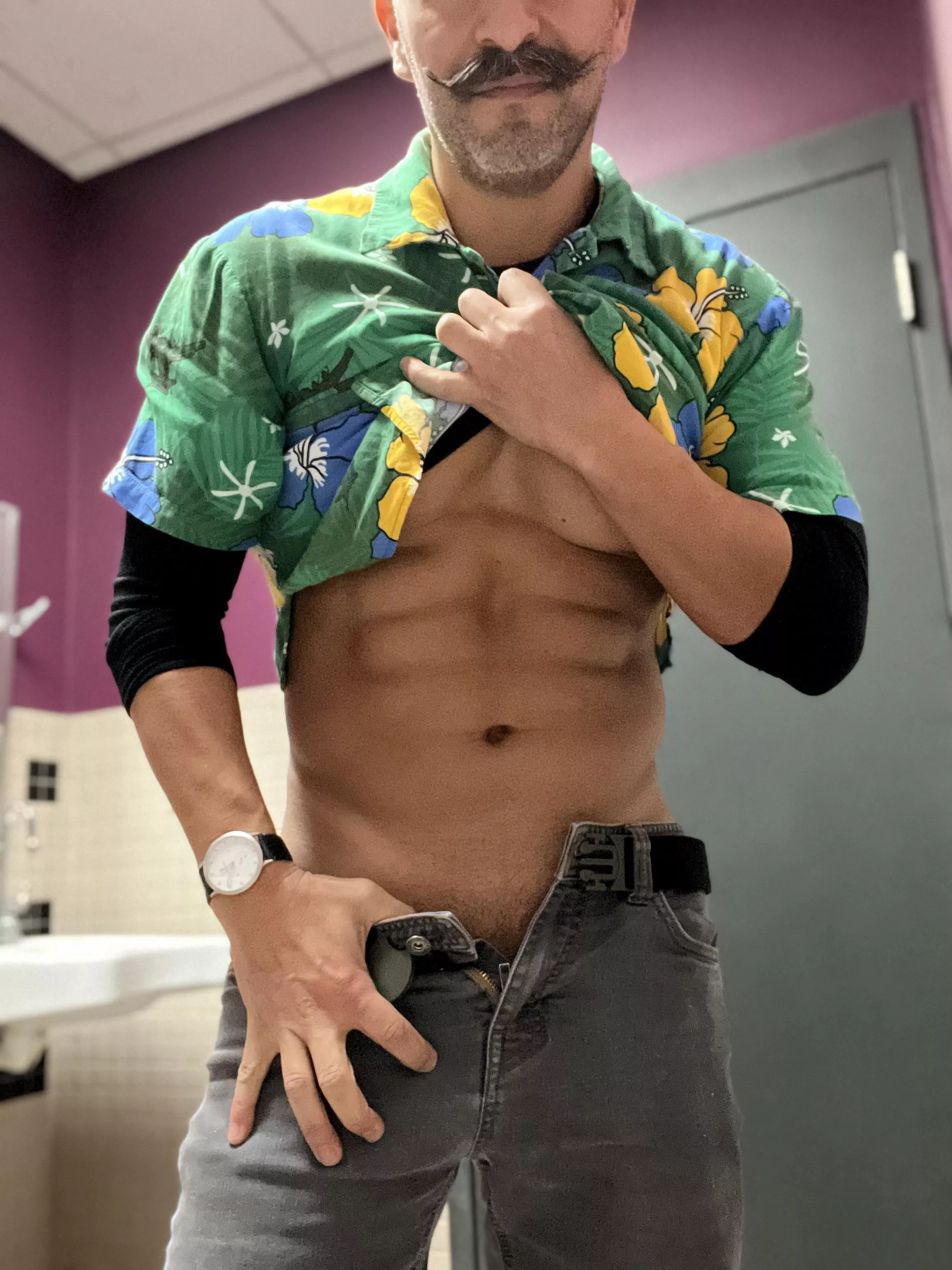 Aloha! Thinking warm island vibe thoughts today, wanna come warm up with me?