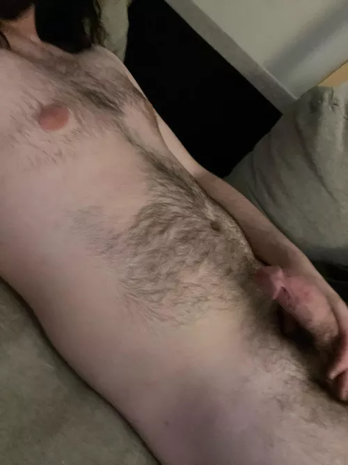 looking for a bear daddy to show me who’s boss 😈