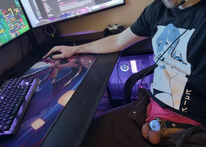 My guild has no idea I raid while locked…🫣