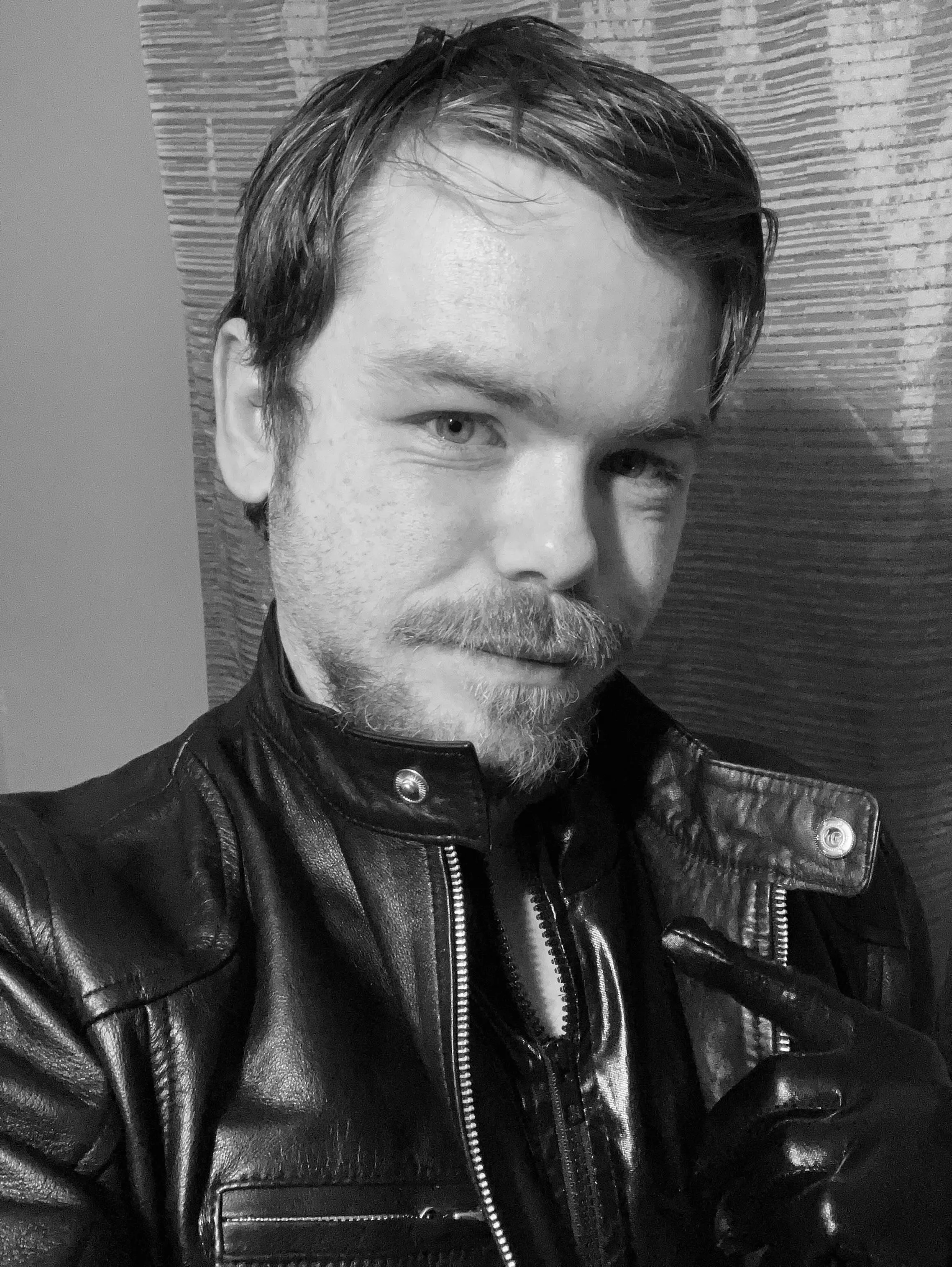 A Predominantly Retro Gaymer Trying Something Vintage with this Filter in His Leather. Hope Y’all are Doing Well and Staying Warm. 😉